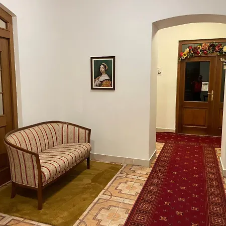 Majovey Hotel