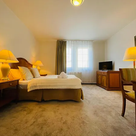 Majovey Hotel