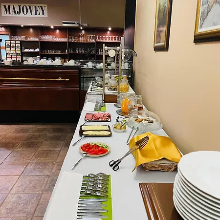 Majovey 3*