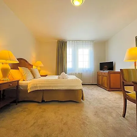 Majovey Otel 3*